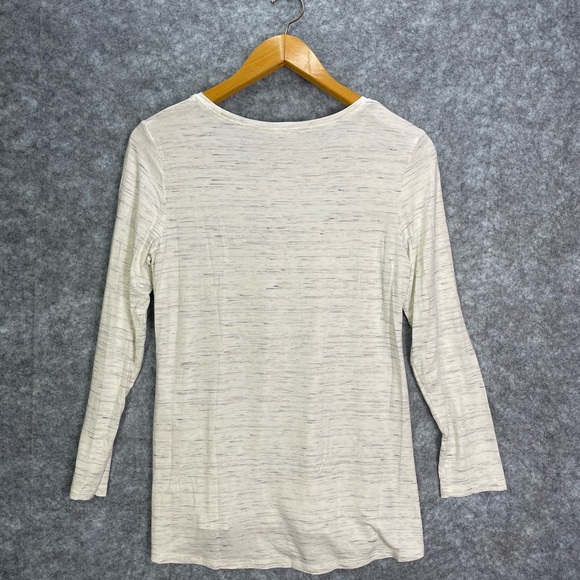 Chicos Zenergy Womens Top Size 1 US Medium 8 Tiger Studded Embellished Safari - Picture 8 of 9